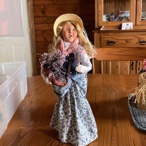 Byers Choice Ltd. The Carolers  2002 Chalfont, PA USA